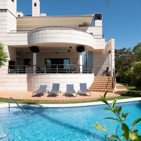 Beachside Villa In Puerto Marina, Benalmadena Exterior photo